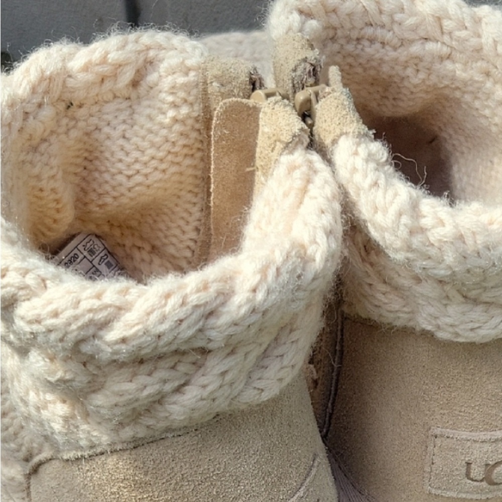 UGG Chunky Cardy knit boot size 6 - Picture 2 of 3